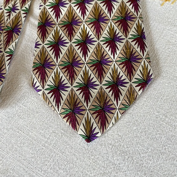 Scenario by Martin Wong, purple, gold, green geometric patterned silk tie - Picture 4 of 10